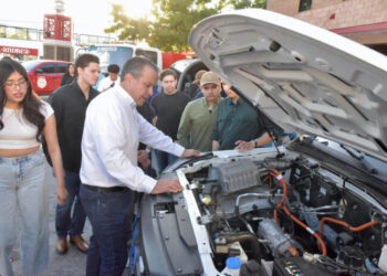 Arranca Antonio Astiazarán capacitación de programa Juventud Solar