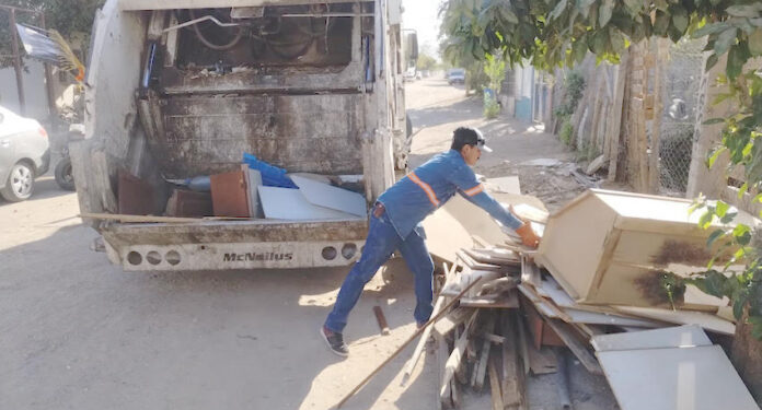 Beneficia Ayuntamiento de Hermosillo a 274 familias de la Miguel Hidalgo con jornada de descacharre