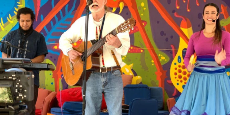 Cantar a la infancia,una forma de resistencia con ternura y alegría