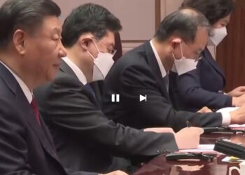 China contrataca e impone aranceles a EU; bolsas, en picada