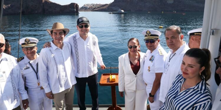 Consolida Gobernador Durazo a San Carlos como destino mundial de buceo con nuevo arrecife artificial
