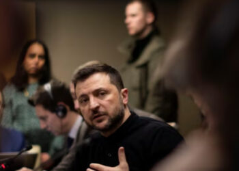 Zelenski denuncia ataques de Rusia en medio de tregua propuesta por Putin