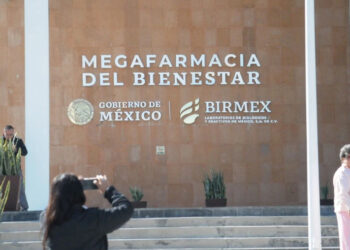 Ya han comenzado a llegar medicamentos al IMSS, Issste e IMSS Bienestar: Sheinbaum