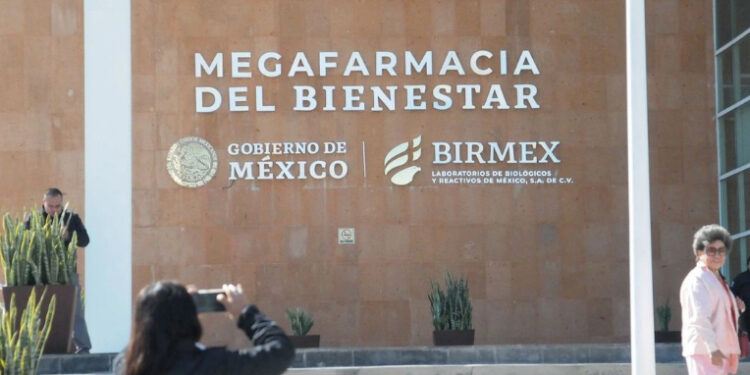 Ya han comenzado a llegar medicamentos al IMSS, Issste e IMSS Bienestar: Sheinbaum