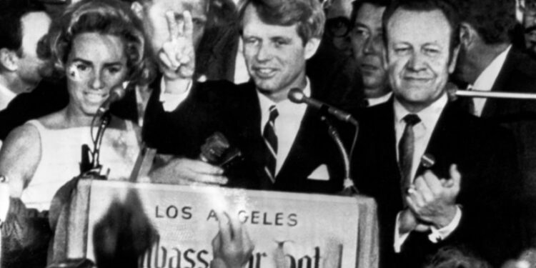 Por orden de Trump desclasifican archivos sobre asesinato de Robert Kennedy
