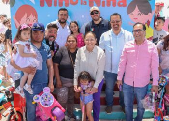 Festeja Sistema DIF a niñas y niños de Guaymas
