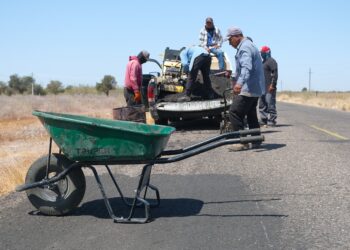Inicia Obras Públicas trabajos de bacheo en la carretera La Jaula – La Unión