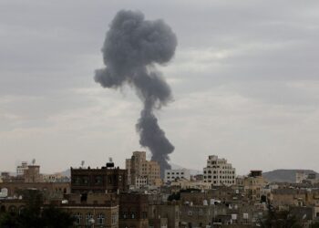 Israel bombardea aeropuerto internacional de Yemen esta mañana