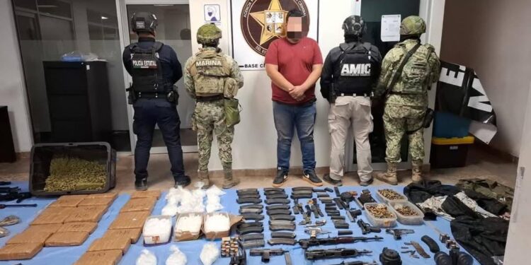Cae generador de violencia en cateo en Cajeme; aseguran arsenal, drogas y vehículos
