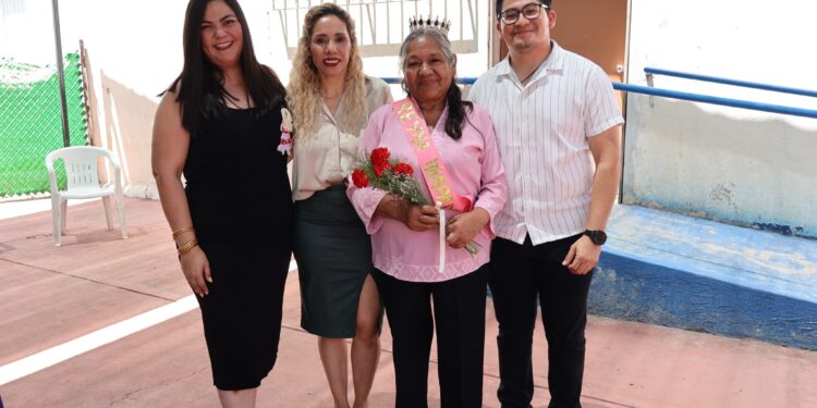 Un Día de las Madres lleno de amor, alegría y tradición en la Estancia del Adulto Mayor