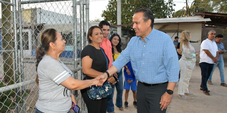 Cumple Toño Astiazarán con obra comprometida con familias de la Norberto Ortega