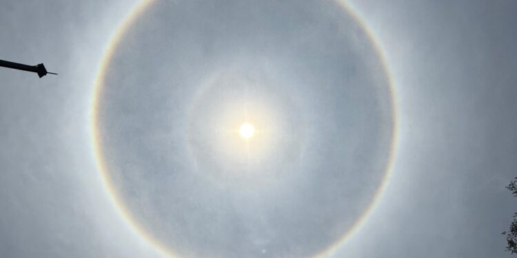 Halo solar impacta a la CDMX