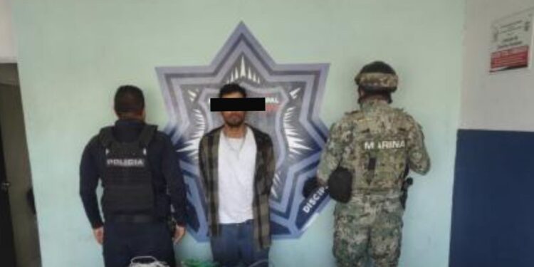 Detiene SSPM y MARINA a dos por robo con violencia a casa habitación en Cajeme