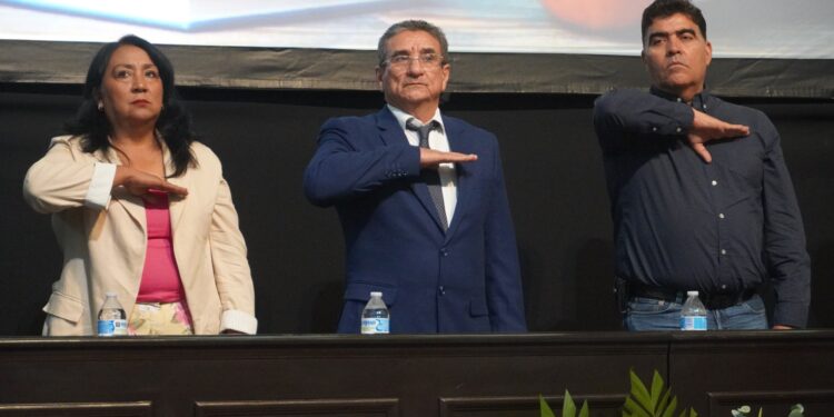 “HONOR A QUIEN HONOR MERECE”: Brinda Gobierno Municipal Homenaje