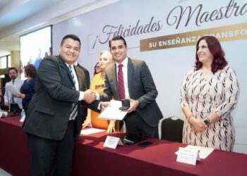 Reconoce Gobernador Durazo vocación transformadora de las maestras y los maestros: Froylán Gámez