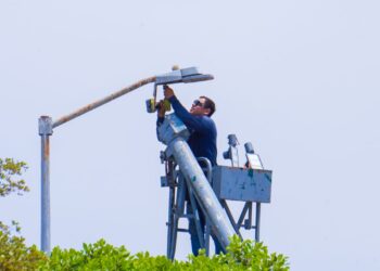 Ilumina Gobierno de Huatabampo a la Colonia Unión