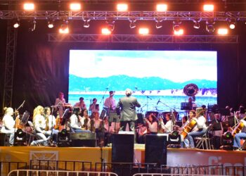 Complace con música guapachosa la Orquesta Sinfónica Infantil y Juvenil de DIF Hermosillo en las Fiestas del Pitic 2025