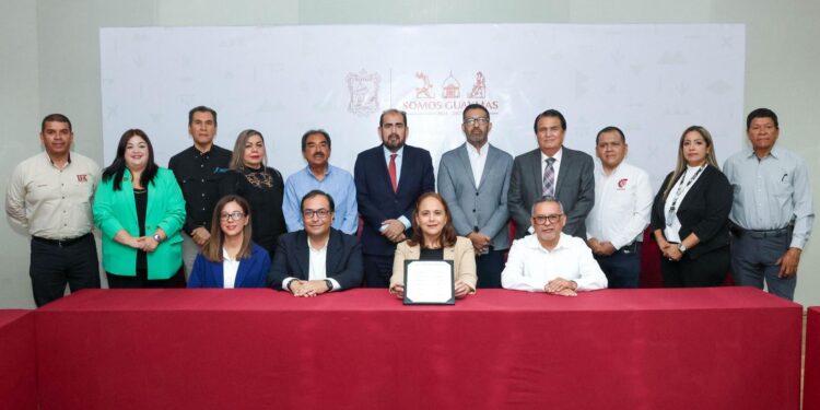 Realiza Ayuntamiento de Guaymas firma de convenio con universidades