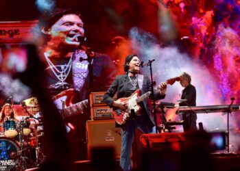 Hace vibrar Caifanes el Foro Rosales con el rock mexicano ante 60 mil asistentes