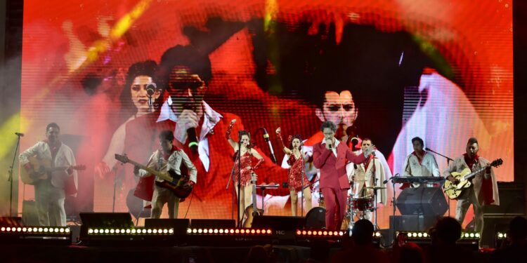 El rock and roll se hizo presente ante la emoción de miles de espectadores con Leonardo y Rebel Cats