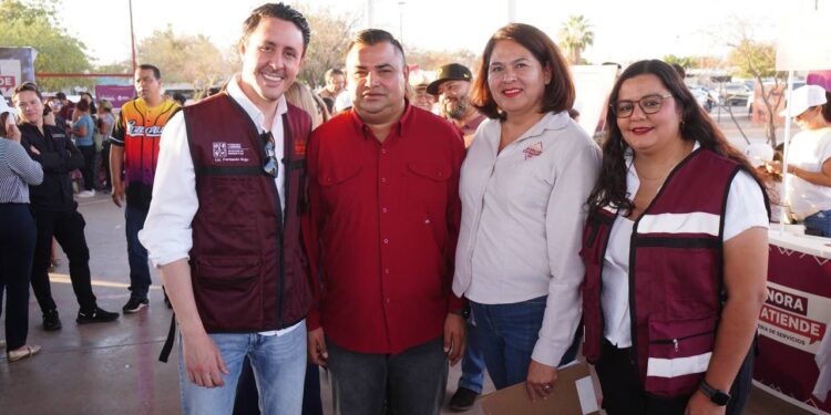 Gobernador Durazo cumple a familias de La Cholla con servicios gratuitos en la feria “Sonora Atiende”