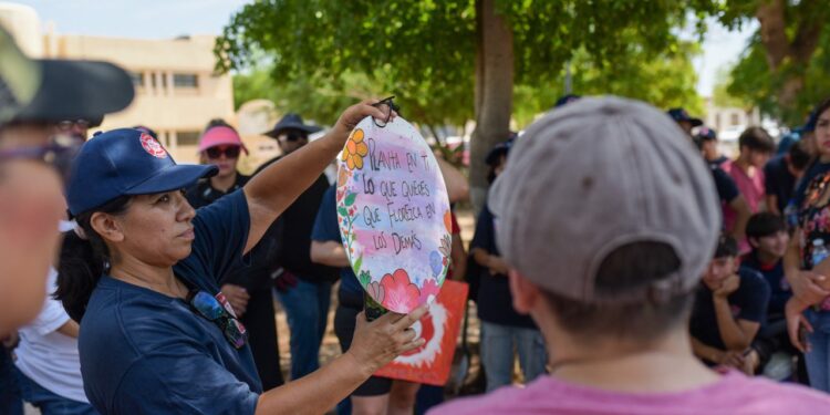 Suman esfuerzos Bomberos de Hermosillo y familias para el rescate de espacios públicos de la ciudad