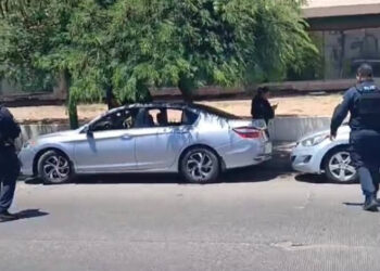 Un niño y un hombre fueron atacados a balazos por fuera del IMSS en ciudad obregón