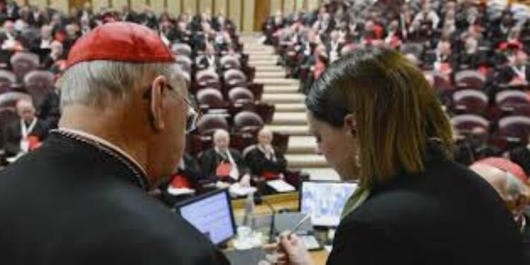 Rompen en El Vaticano anillo del Pescador que perteneció al papa Francisco