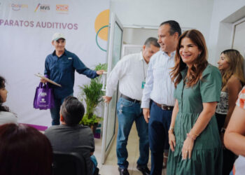Apoyan Toño Astiazarán y Patty Ruibal con dispositivos auditivos en colaboración con empresas