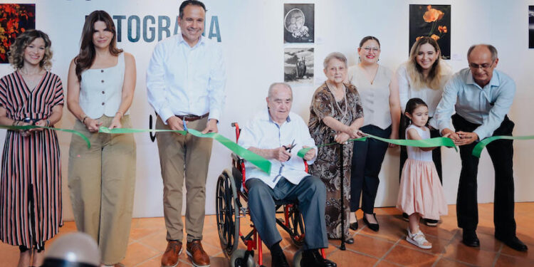 Inauguran Toño Astiazarán y Patty Ruibal la Ruta del Arte con homenaje a Memo Moreno