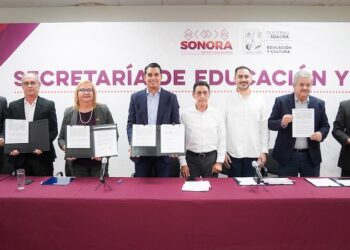 Brindan becas de posgrado a servidores públicos