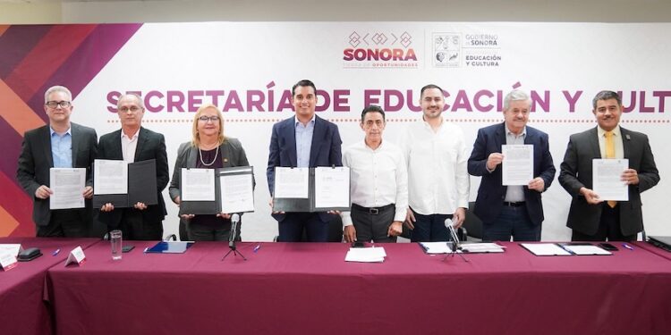Brindan becas de posgrado a servidores públicos