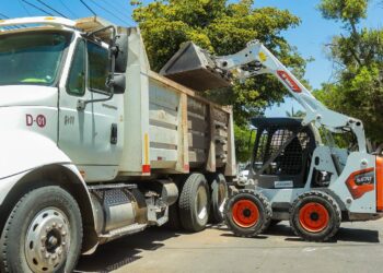 Informa Ayuntamiento de Guaymas sobre limpieza de camellones en bulevares y calles principales