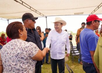 Entrega Gobernador Durazo escrituras a 250 familias de Hermosillo para garantizar certeza patrimonial