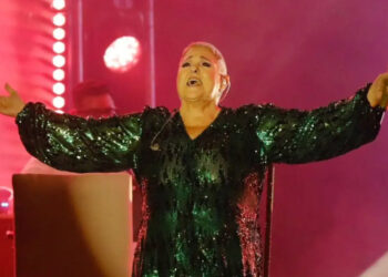 En el Día de las Madres, Lupita D’Alessio hace suyo el Zócalo