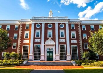 Harvard realiza graduación en contra de las presiones de Donald Trump