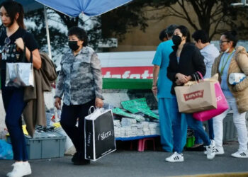 El PIB frenó su retroceso y en abril se estancó: Inegi