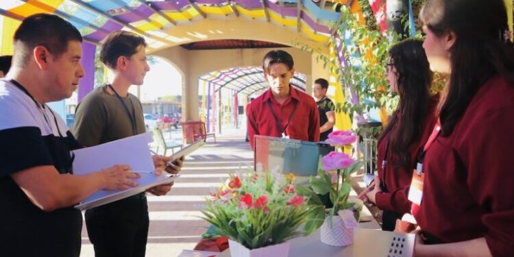 Desarrollan estudiantes propuestas innovadoras de alimentos y bebidas