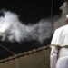 La fumata blanca: cómo y por qué el Vaticano usa humo en cada cónclave para anunciar al Papa