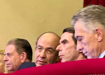 Lanzan gritos de repudio a Calderón en España