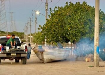 Realizan trabajos de fumigación en colonias cercanas a la Laguna de Oxidación