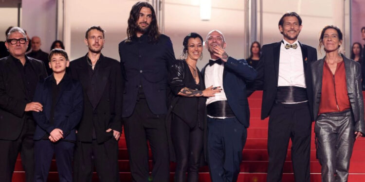 El español Oliver Laxe presenta la cinta ‘Sirat’ en el Festival de Cannes