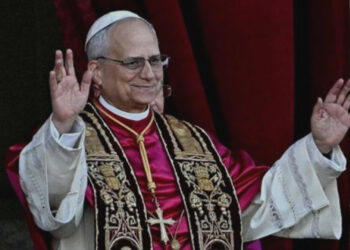 Humo blanco: estadunidense-peruano y crítico de Trump, el papa León XIV