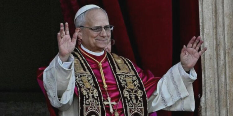 Humo blanco: estadunidense-peruano y crítico de Trump, el papa León XIV