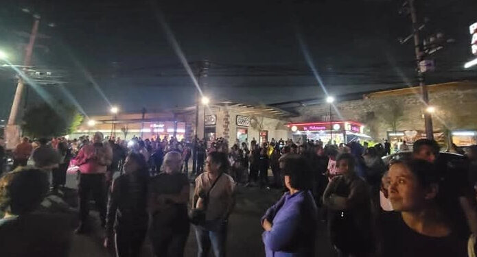 Bloquean carretera Cuautitlán-Tultepec por falta de agua