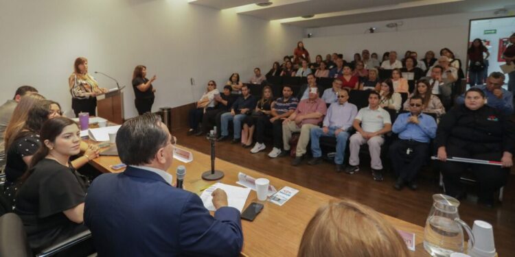Promueven diputados Julio Navarro y Vicky Espinoza sensibilización sobre personas débiles visuales