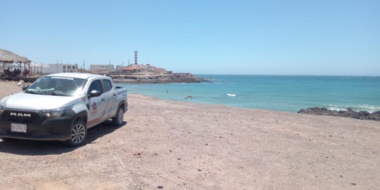 Retiran el cerco que delimitaba una fracción de terreno en el poblado de Puerto Lobos