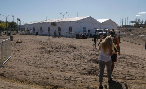 Se dispara arribo de migrantes mexicanos a albergue El Punto en Cd. Juárez