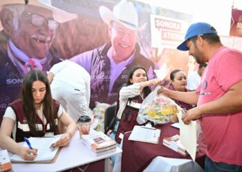 Con “Sonora Atiende” Gobernador Durazo lleva servicios gratuitos a la colonia Gómez Morin