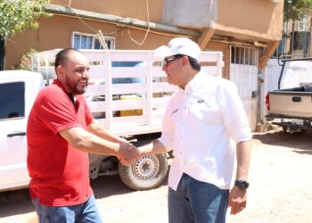 Cumplimos con esta obra de pavimento a vecinos: alcalde